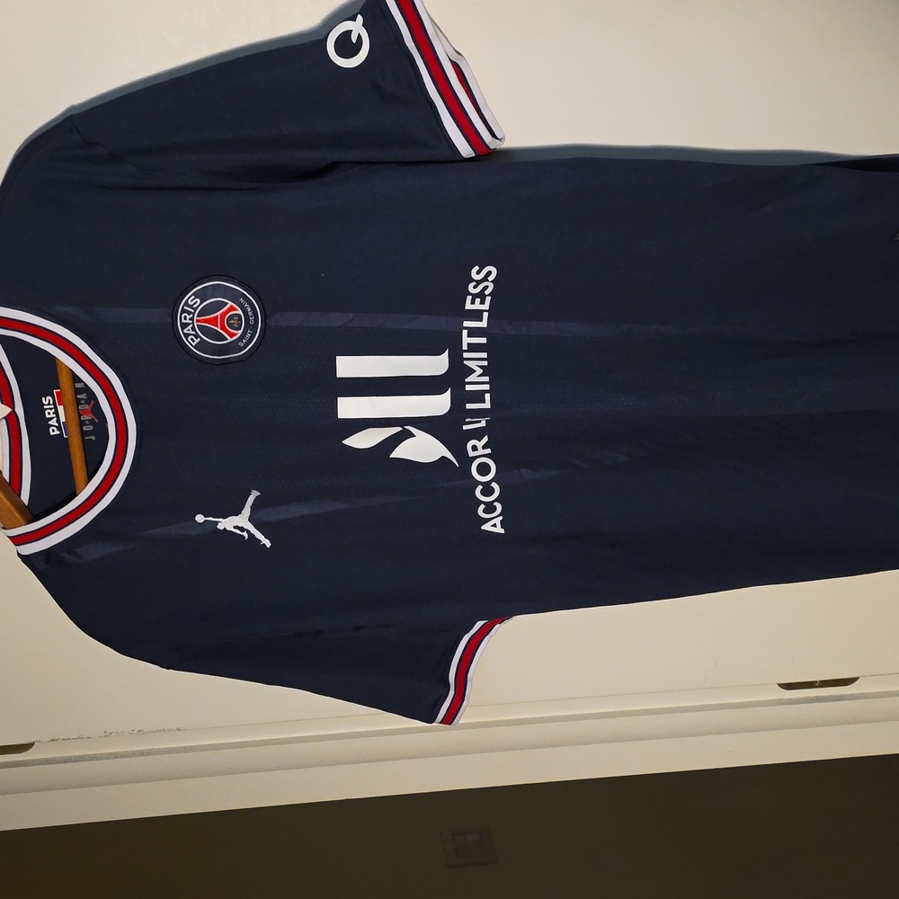 Paris St. Germain Messi Air Jordan XL Jersey Perfect Condition - Picture 8 of 8